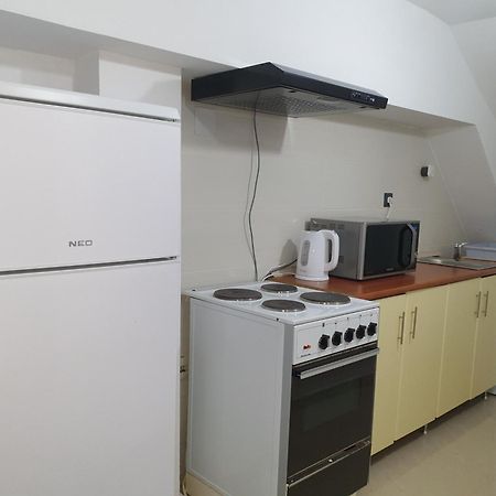 Sweet Basement Suteren Apartments Parking 5 Euro 스코페 외부 사진