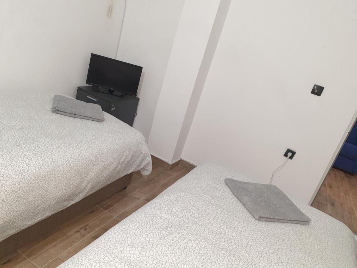 Sweet Basement Suteren Apartments Parking 5 Euro 스코페 외부 사진